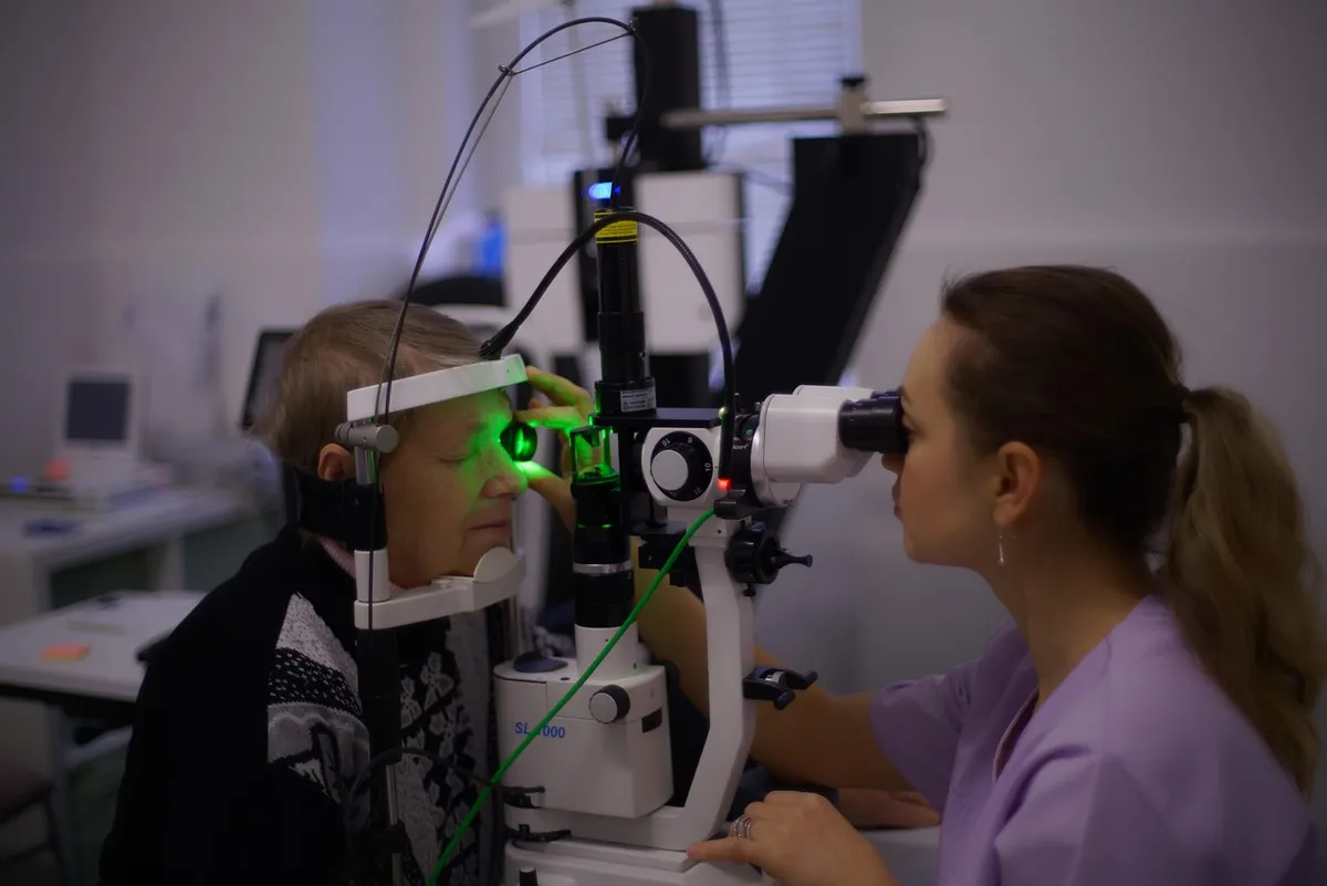 eye care, eye consult, doctor, eye health, healthcare, surgeon, procedure, treatment, equipment, medical, health, eye surgery, table, cataract, vitrectomy, opto