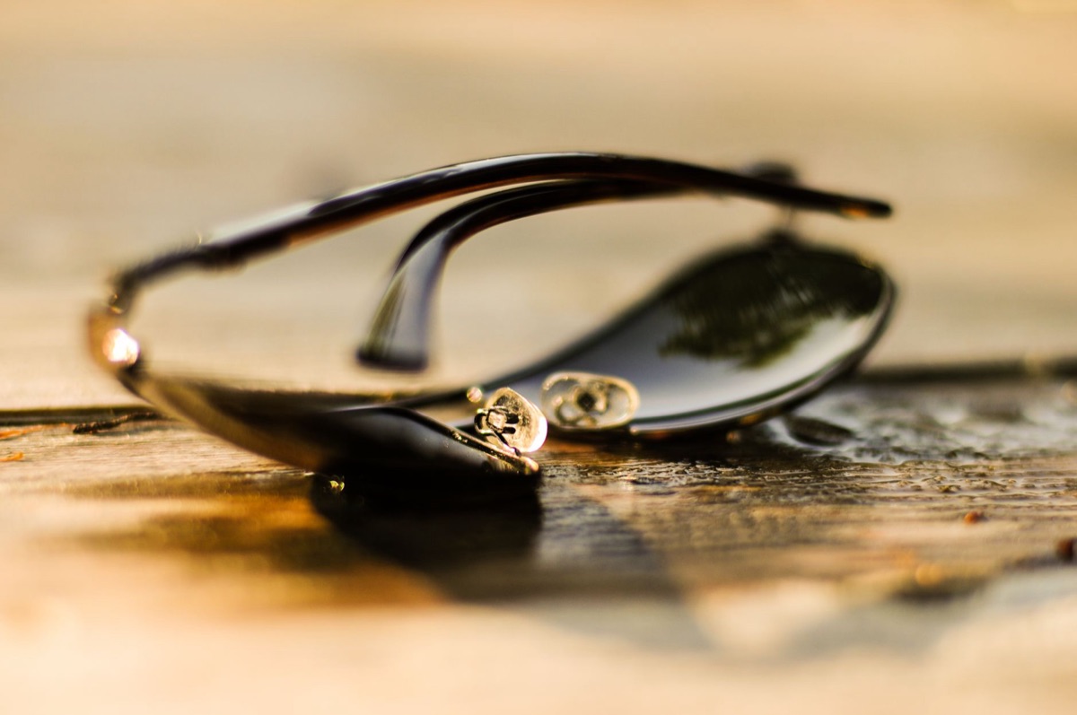 Sonnenbrille bei Wanderung