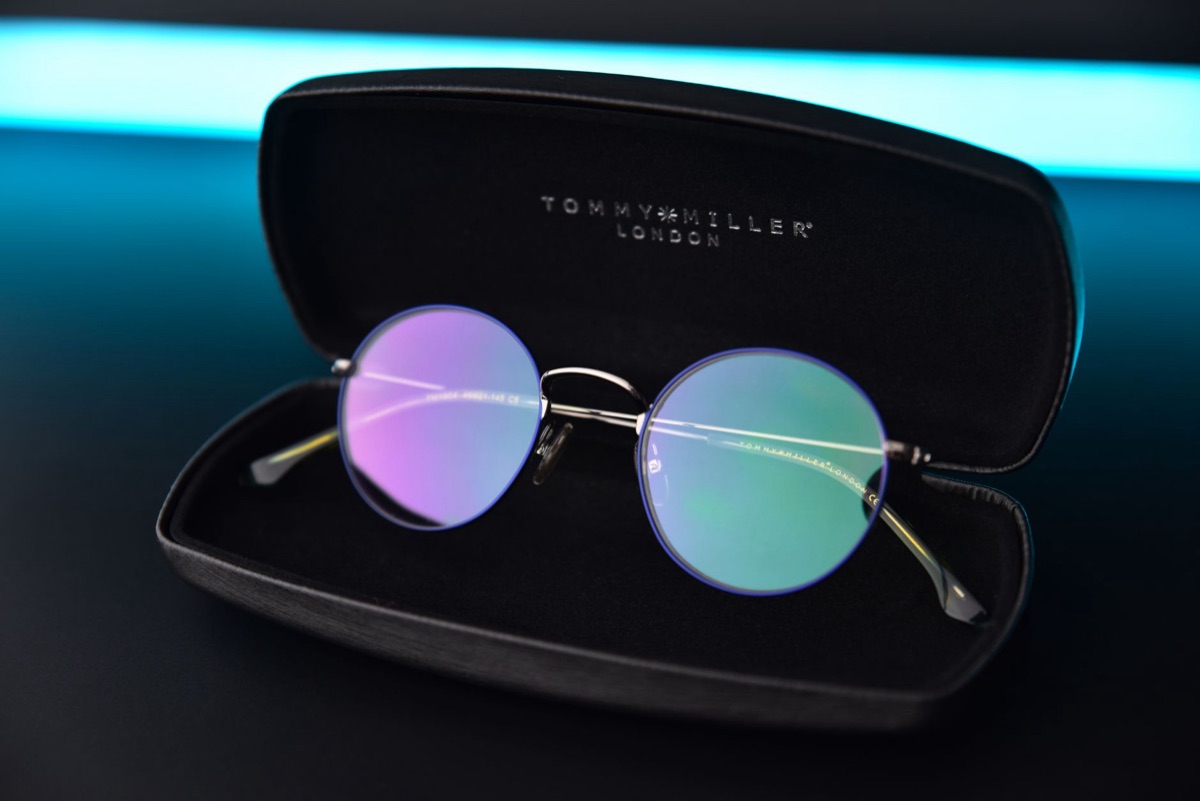 Étui pour lunettes de soleil UV