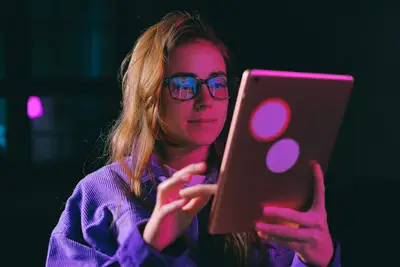 Augen: Tipps zum Schutz vor Blaulicht und digitaler Ermüdung